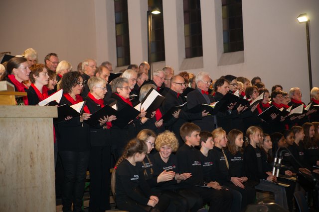 Unter Applaus sang der Dehnberger Hof Chor als Zugabe "Ei! Ei!" aus der Kantate "Sonne, Mond und Sterne" (Foto: privat)
