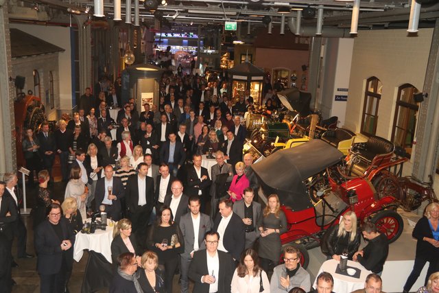 Rund 250 handverlesene Gäste kamen zur Audi-A8-Premiere ins Museum Industriekultur. Foto: © Marc Stingl