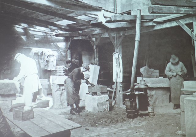 Szene von der Restaurierung des Pellerhauses in den 30er Jahren. | Foto: Repro Nicole Fuchsbauer