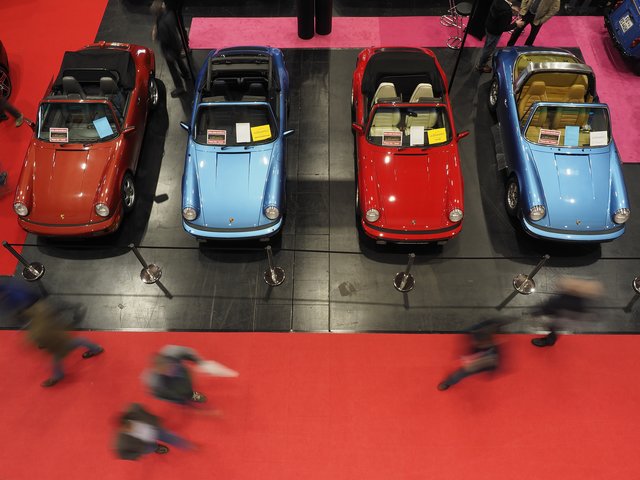 Bei den RETRO CLASSICS Bavaria 2016 waren diese Porsche 911 die Hingucker in der Halle 3A. | Foto: Veranstalter