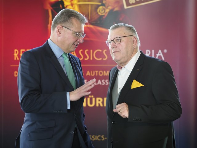 Gastgeber begrüßt RETRO-Macher: NürnbergMesse-Chef Dr. Roland Fleck (links) und Karl Ulrich Herrmann (Retro Messen Gmbh). | Foto: Foto: Veranstalter