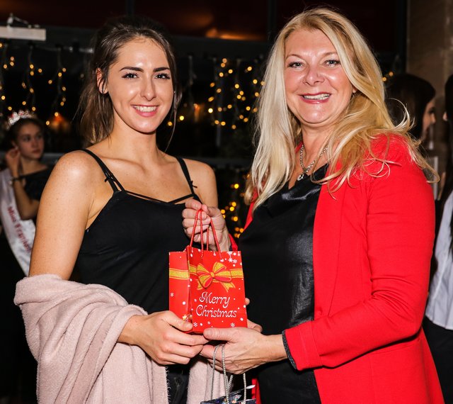 Mädelsabend mit Geschenken im La Cultura: Marie-Luise Cawi mit der dritten Siegerin der Miss Franken Classic 2018 Lisa Siegert. | Foto: Nicole Fuchsbauer