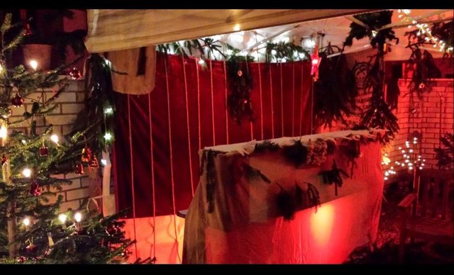 Weihnachtshaus in St. Johannis: ,,Wir haben jedes Jahr zusammen mit unseren Eltern die Hausfassade unseres Stadthauses in St. Johannis von außen geschmückt. 
Im Hinterhof haben wir noch einen kleinen, privaten Christkindlesmarkt, den wir immer für Freunde, Bekannte und Nachbarn an einem Adventssonntag öffnen." | Foto: privat/Lola Cernan