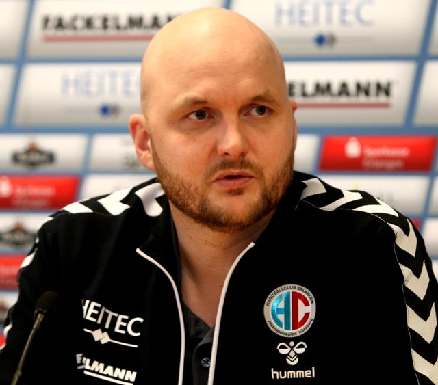 (Foto: HJKrieg, hl-studios, Erlangen): Trainer Eyjolfsson freut sich auf diese einmalige Kulisse in der Arena Nürnberger Versicherung