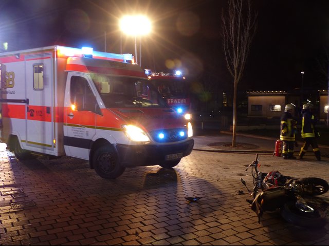 Hand in Hand arbeiten die Feuerwehrsanitäter mit den Kollegen des Rettungsdienstes