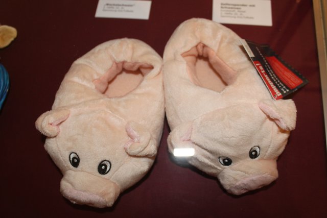 Noch bis 18. März ist die Sonderausstellung "Schwein.Kram!" im Fürther Sadtmuseum zu sehen. Foto: Ebersberger