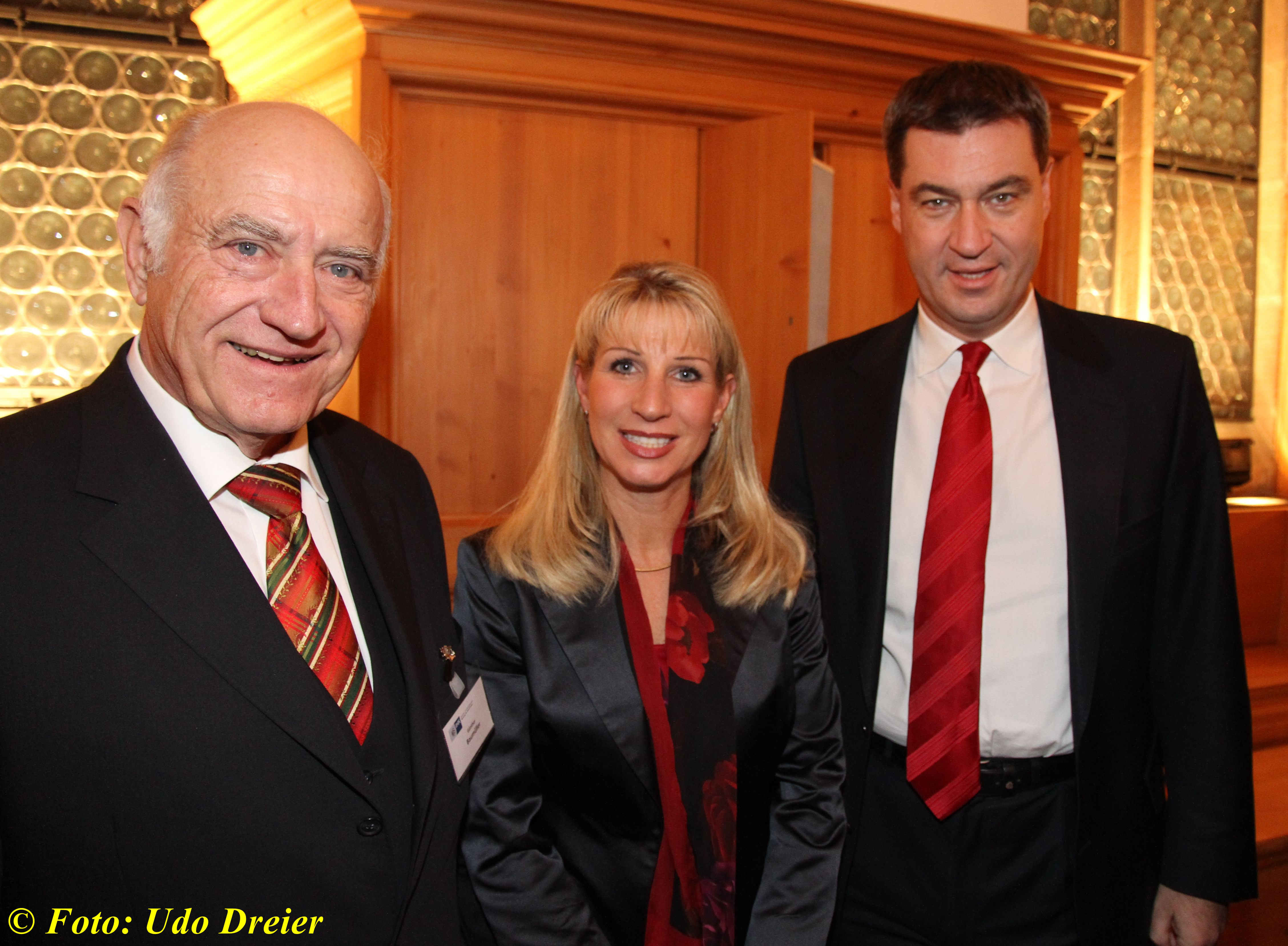 Dr. Markus Söder (r.) mit Ehefrau Karin Baumüller-Söder und seinem kürzlich verstorbenen Schwiegervater Günter Baumüller.