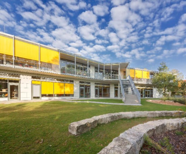 Montessori Schule Gebäude