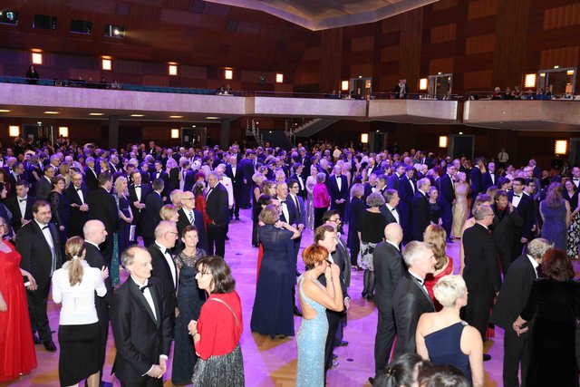 Foto: Udo Dreier - 21.01.2018 - Metropolregion Nürnberg - Nürnberg - Meistersingerhalle - Universitätsball der FAU und der Nürnberger Hochschulen  | Foto: John R. Braun / Udo Dreier