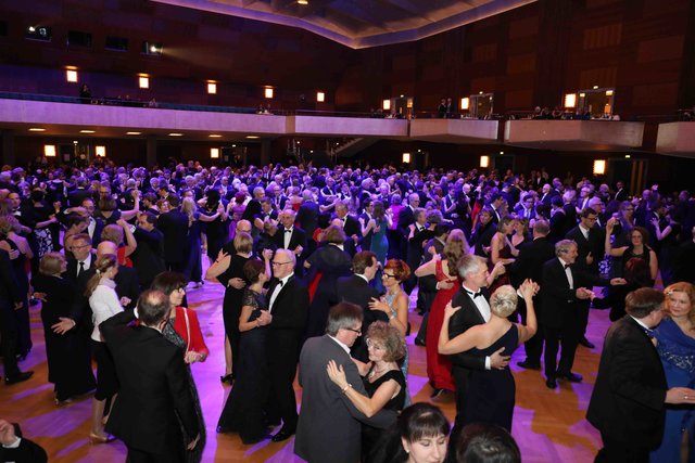 Foto: Udo Dreier - 21.01.2018 - Metropolregion Nürnberg - Nürnberg - Meistersingerhalle - Universitätsball der FAU und der Nürnberger Hochschulen  | Foto: John R. Braun / Udo Dreier