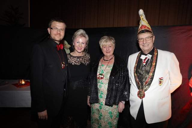 (v.l.) Marcus Köning, Gerlinde Mathes, Ingeborg Müller und Präsident Helmut Schiffermüller. | Foto: Udo Dreier