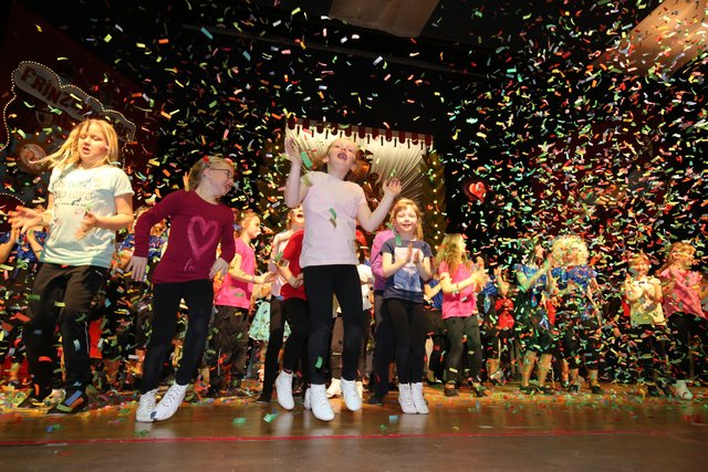 Jugendfinale mit Konfetti. | Foto: Udo Dreier