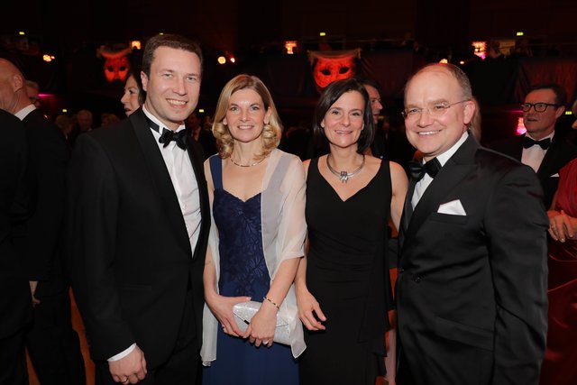 Foto: Udo Dreier - 03.02.2018 - Metropolregion Nürnberg - Ball der Union 2018:"Italienische Nacht" in derMeistersingerhalle, NürnbergAm 3. Februar 2018 feiern wir unter dem Motto "Italienische Nacht" den Ball der Union. Der Gastgeber Dr. Markus Söder, Staatsminister und Bezirksvorsitzender, freute sich über den Stargast Thomas Anders. Weitere Topacts sind u.a. die Pavel Sandorf Big Band, Noble Composition und Aldo Celentano. Weitere Informationen erhalten Sie unter www.ballderunion.de.Der Ball der Un