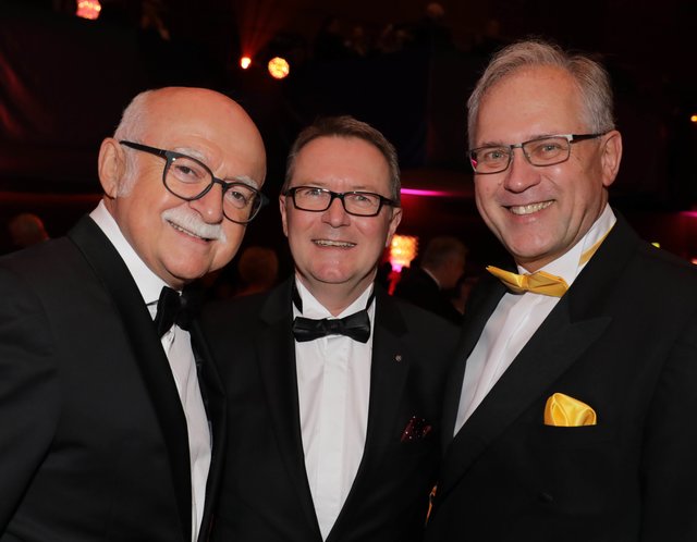 Foto: Udo Dreier - 03.02.2018 - Metropolregion Nürnberg - Ball der Union 2018:"Italienische Nacht" in derMeistersingerhalle, NürnbergAm 3. Februar 2018 feiern wir unter dem Motto "Italienische Nacht" den Ball der Union. Der Gastgeber Dr. Markus Söder, Staatsminister und Bezirksvorsitzender, freute sich über den Stargast Thomas Anders. Weitere Topacts sind u.a. die Pavel Sandorf Big Band, Noble Composition und Aldo Celentano. Weitere Informationen erhalten Sie unter www.ballderunion.de.Der Ball der Un