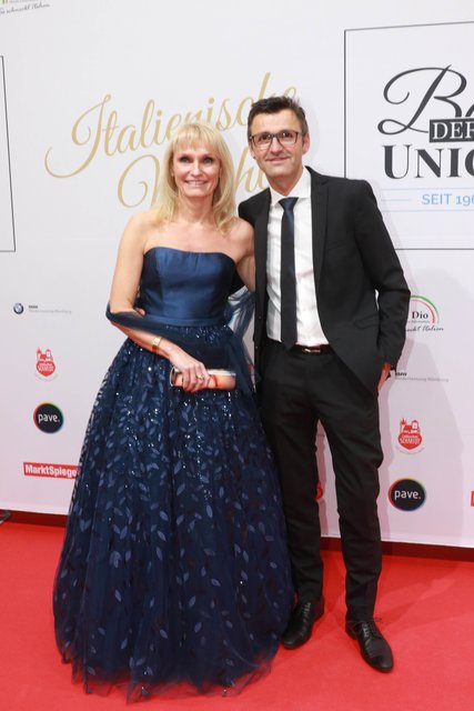 FCN Trainer Michael Köllner mit Petra Freitag - Foto: Udo Dreier - 03.02.2018 - Metropolregion Nürnberg - Ball der Union 2018:"Italienische Nacht" in derMeistersingerhalle, NürnbergAm 3. Februar 2018 feiern wir unter dem Motto "Italienische Nacht" den Ball der Union. Der Gastgeber Dr. Markus Söder, Staatsminister und Bezirksvorsitzender, freute sich über den Stargast Thomas Anders. Weitere Topacts sind u.a. die Pavel Sandorf Big Band, Noble Composition und Aldo Celentano. Weitere Informationen erhalte