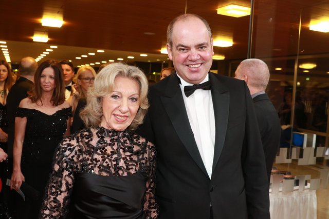 Foto: Udo Dreier - 03.02.2018 - Metropolregion Nürnberg - Ball der Union 2018:"Italienische Nacht" in derMeistersingerhalle, NürnbergAm 3. Februar 2018 feiern wir unter dem Motto "Italienische Nacht" den Ball der Union. Der Gastgeber Dr. Markus Söder, Staatsminister und Bezirksvorsitzender, freute sich über den Stargast Thomas Anders. Weitere Topacts sind u.a. die Pavel Sandorf Big Band, Noble Composition und Aldo Celentano. Weitere Informationen erhalten Sie unter www.ballderunion.de.Der Ball der Un