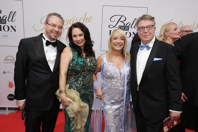 Foto: Udo Dreier - 03.02.2018 - Metropolregion Nürnberg - Ball der Union 2018:"Italienische Nacht" in derMeistersingerhalle, NürnbergAm 3. Februar 2018 feiern wir unter dem Motto "Italienische Nacht" den Ball der Union. Der Gastgeber Dr. Markus Söder, Staatsminister und Bezirksvorsitzender, freute sich über den Stargast Thomas Anders. Weitere Topacts sind u.a. die Pavel Sandorf Big Band, Noble Composition und Aldo Celentano. Weitere Informationen erhalten Sie unter www.ballderunion.de.Der Ball der Un