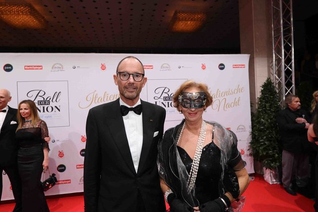 Prof. Dr. Klaus Wübbenhorst, Vorsitzender Marketingverein Metropolregion Nürnberg, mit Ehefrau Brigitte.