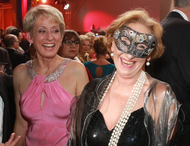 Foto: Udo Dreier - 03.02.2018 - Metropolregion Nürnberg - Ball der Union 2018:"Italienische Nacht" in derMeistersingerhalle, NürnbergAm 3. Februar 2018 feiern wir unter dem Motto "Italienische Nacht" den Ball der Union. Der Gastgeber Dr. Markus Söder, Staatsminister und Bezirksvorsitzender, freute sich über den Stargast Thomas Anders. Weitere Topacts sind u.a. die Pavel Sandorf Big Band, Noble Composition und Aldo Celentano. Weitere Informationen erhalten Sie unter www.ballderunion.de.Der Ball der Un