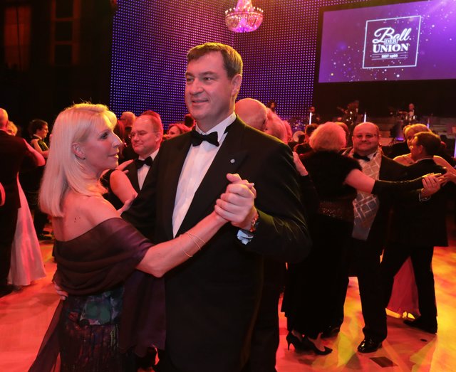 Foto: Udo Dreier - 03.02.2018 - Metropolregion Nürnberg - Ball der Union 2018:"Italienische Nacht" in derMeistersingerhalle, NürnbergAm 3. Februar 2018 feiern wir unter dem Motto "Italienische Nacht" den Ball der Union. Der Gastgeber Dr. Markus Söder, Staatsminister und Bezirksvorsitzender, freute sich über den Stargast Thomas Anders. Weitere Topacts sind u.a. die Pavel Sandorf Big Band, Noble Composition und Aldo Celentano. Weitere Informationen erhalten Sie unter www.ballderunion.de.Der Ball der Un