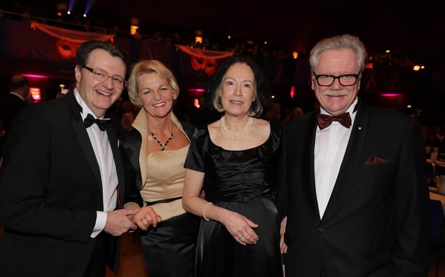 Foto: Udo Dreier - 03.02.2018 - Metropolregion Nürnberg - Ball der Union 2018:"Italienische Nacht" in derMeistersingerhalle, NürnbergAm 3. Februar 2018 feiern wir unter dem Motto "Italienische Nacht" den Ball der Union. Der Gastgeber Dr. Markus Söder, Staatsminister und Bezirksvorsitzender, freute sich über den Stargast Thomas Anders. Weitere Topacts sind u.a. die Pavel Sandorf Big Band, Noble Composition und Aldo Celentano. Weitere Informationen erhalten Sie unter www.ballderunion.de.Der Ball der Un