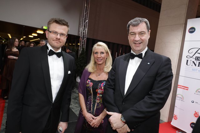 Foto: Udo Dreier - 03.02.2018 - Metropolregion Nürnberg - Ball der Union 2018:"Italienische Nacht" in derMeistersingerhalle, NürnbergAm 3. Februar 2018 feiern wir unter dem Motto "Italienische Nacht" den Ball der Union. Der Gastgeber Dr. Markus Söder, Staatsminister und Bezirksvorsitzender, freute sich über den Stargast Thomas Anders. Weitere Topacts sind u.a. die Pavel Sandorf Big Band, Noble Composition und Aldo Celentano. Weitere Informationen erhalten Sie unter www.ballderunion.de.Der Ball der Un