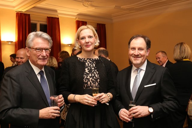 BR-Franken-Chefin Dr. Kathrin Degmair mit Unternehmer Peter Kurz (links) und BR-Urgestein Norbert Küber. Foto: © Kurt Fuchs/FAU