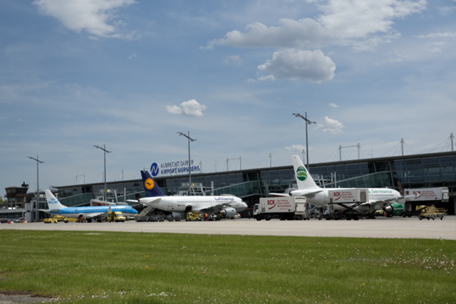 Zu den Highlights im Sommerflugplan gehören Warschau mit LOT Polish Airlines und Dubai mit Condor/FTI. | Foto: Katharina Ostertag/Airport Nürnberg
