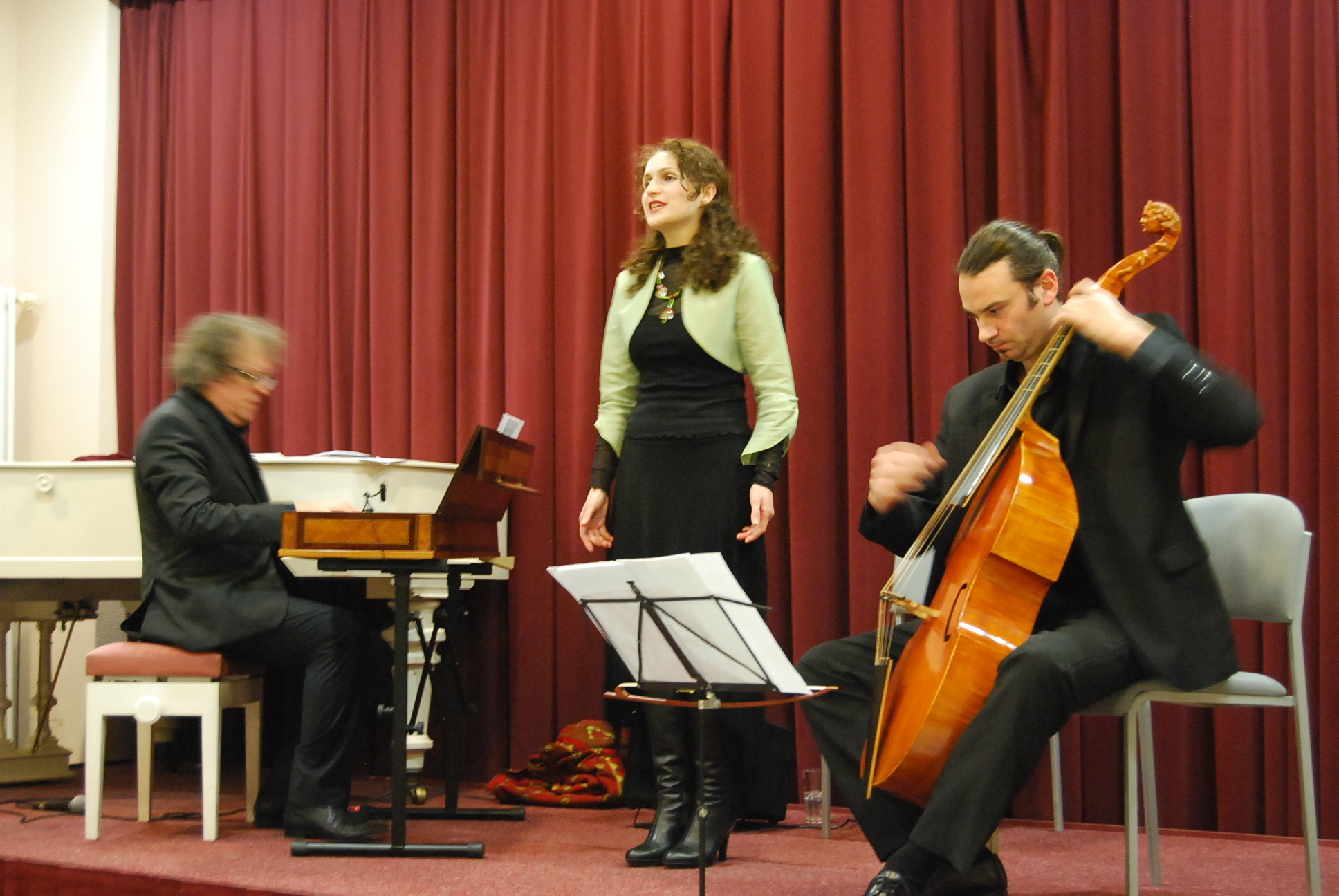 Viola da Samba mit Jean Kleeb (Clavichord), Nadine Balbeisi (Gesang) und Fernando Marin (Viola da Gamba)