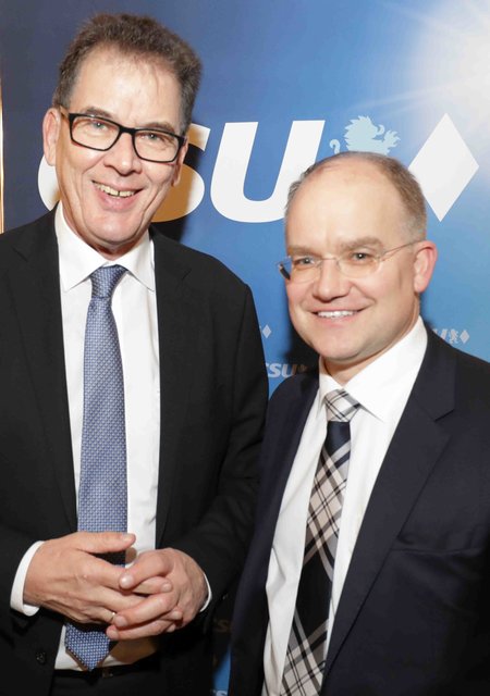 Bundesminister Dr. Gerd Müller und MdB Sebstian Brehm (r.). | Foto: Udo Dreier