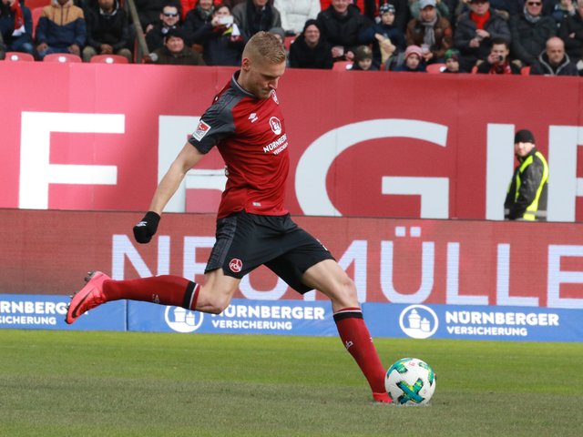 Tor zur 1:0 Führung durch Nürnbergs Hanno Behrens (18) per Elfmeter. | Foto: Udo Dreier
