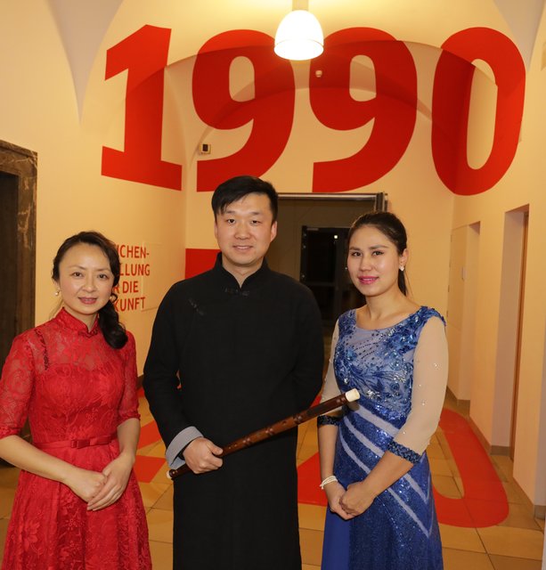 Musiker (v.l.): Yu Jun, Wei Jie und Ding Weina. | Foto: Udo Dreier