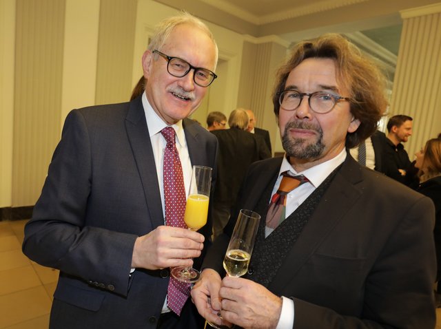 Günter Gloser (l.), der frühere Staatsminister für Europa im Auswärtigen Amt, und Norbert Schürgers, Leiter des Amt für Internationale Beziehungen der Stadt Nürnberg. | Foto: Udo Dreier