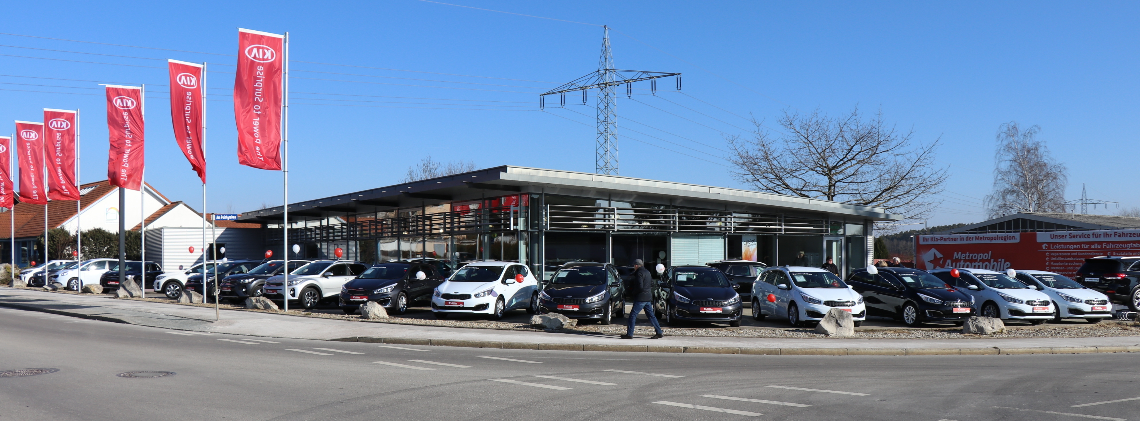 Der frisch bezogene neue Showroom in Schwabach präsentierte sich einer großen Besucherschar.