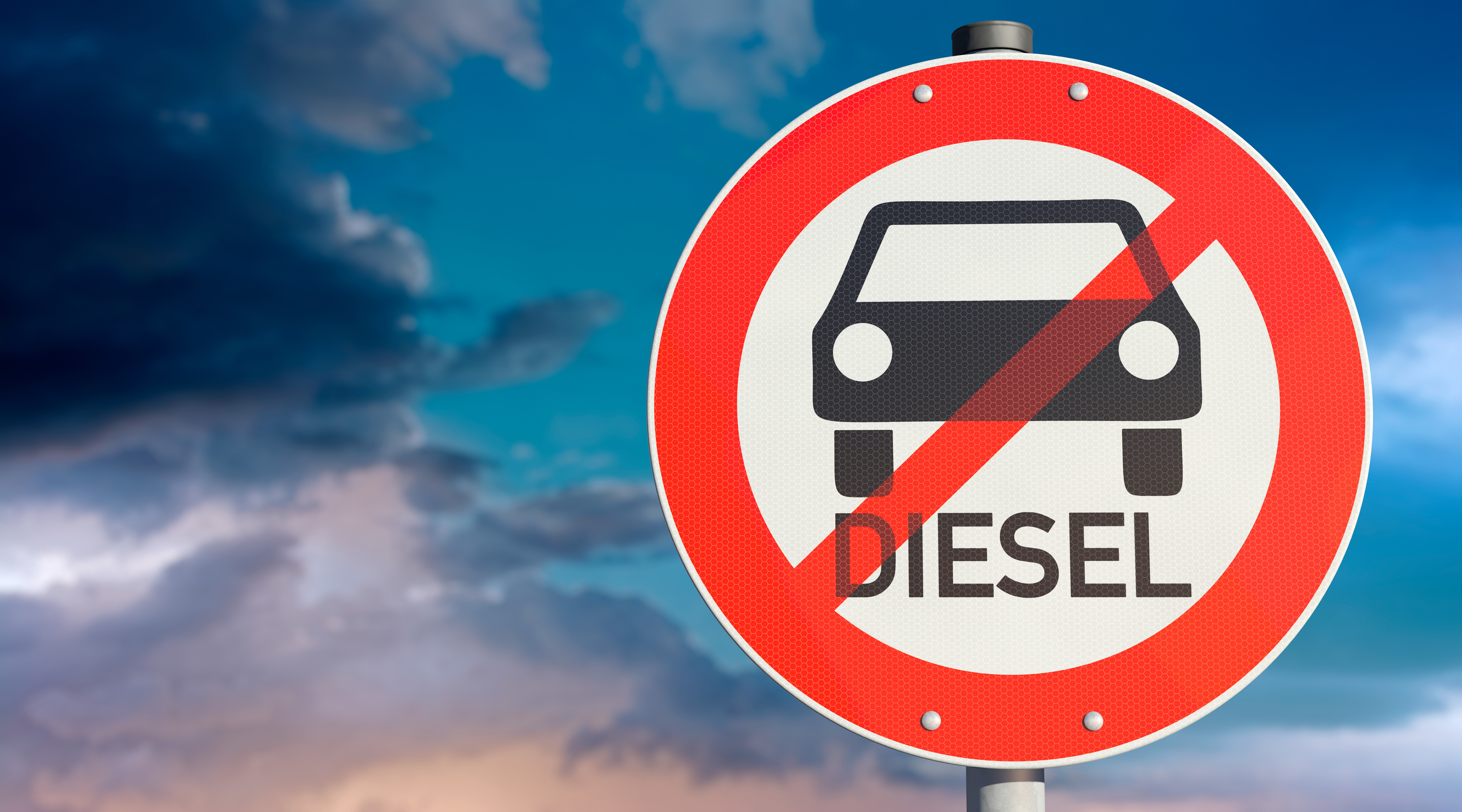 Äußerst problematisch sieht Maly die Feststellung des Gerichts, dass nach der Straßenverkehrsordnung die Beschilderung sowohl zonaler als streckenbezogener Verkehrsverbote für Diesel-Kraftfahrzeuge möglich ist.