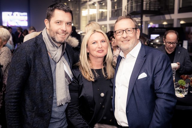 Martin und Sabine Rößler (Konditorei Café Beer) mit Alexander Härtel (,,Original Steifensand", rechts). | Foto: © Manuel Reger
