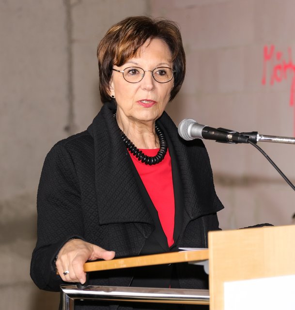 Die Bayerische Sozialministerin Emilia Müller bei ihrer Ansprache zum Richtfest für das neue Zentrum Bayern Familie und Soziales in Nürnberg. | Foto: Nicole Fuchsbauer