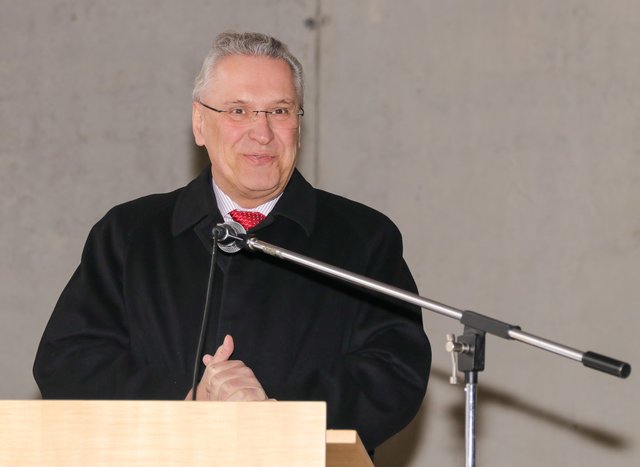 Bayerns Innen- und Bauminister Joachim Herrmann beim Richtfest für das neue Zentrum Bayern Familie und Soziales in Nürnberg. | Foto: Nicole Fuchsbauer