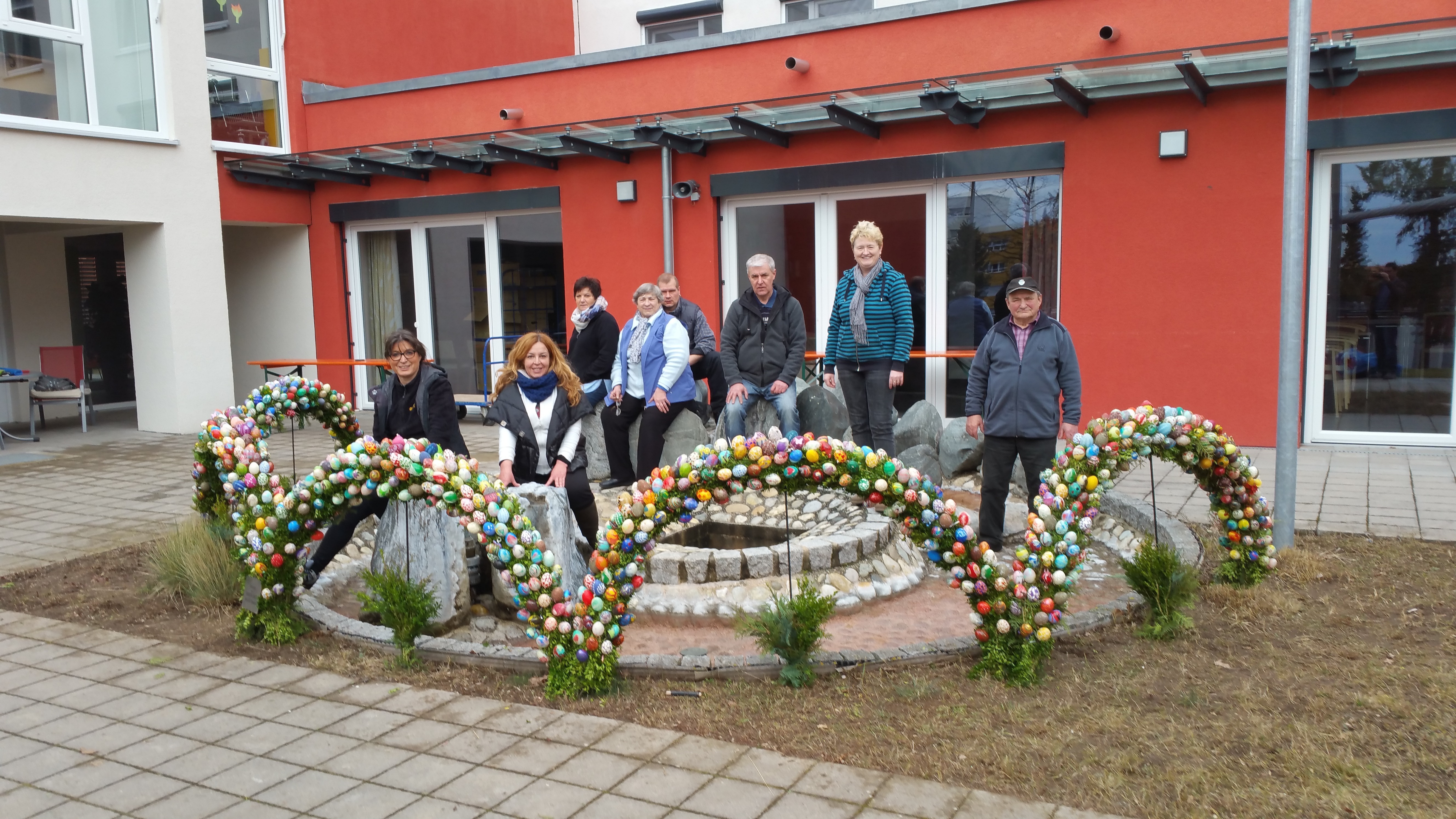 Osterbrunnen beim Helene-Schultheiß-Heim der AWO Zirndorf