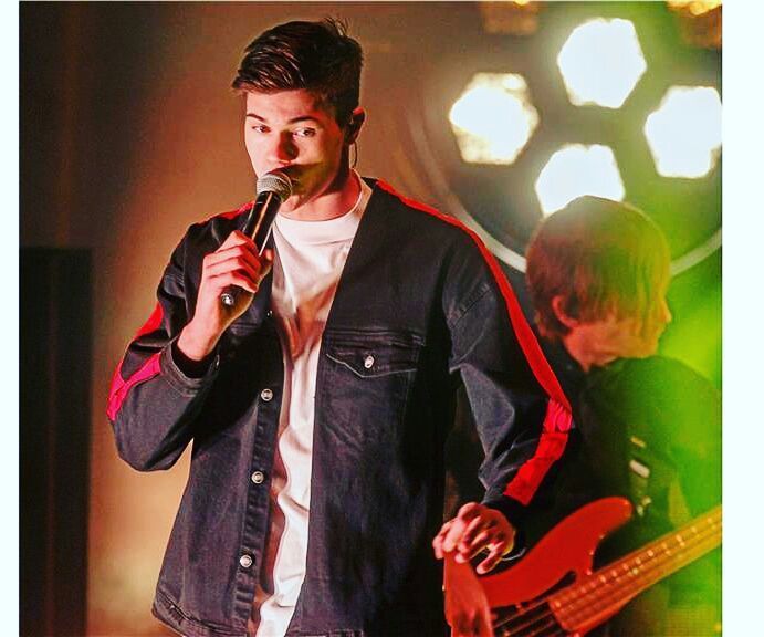 ,,The Voice of Germany"-Finalist Benedikt Köstler aus Burgthann wird bei der Jubiläumsausgabe der Charivari Discomania in der Fürther Stadthalle auftreten.