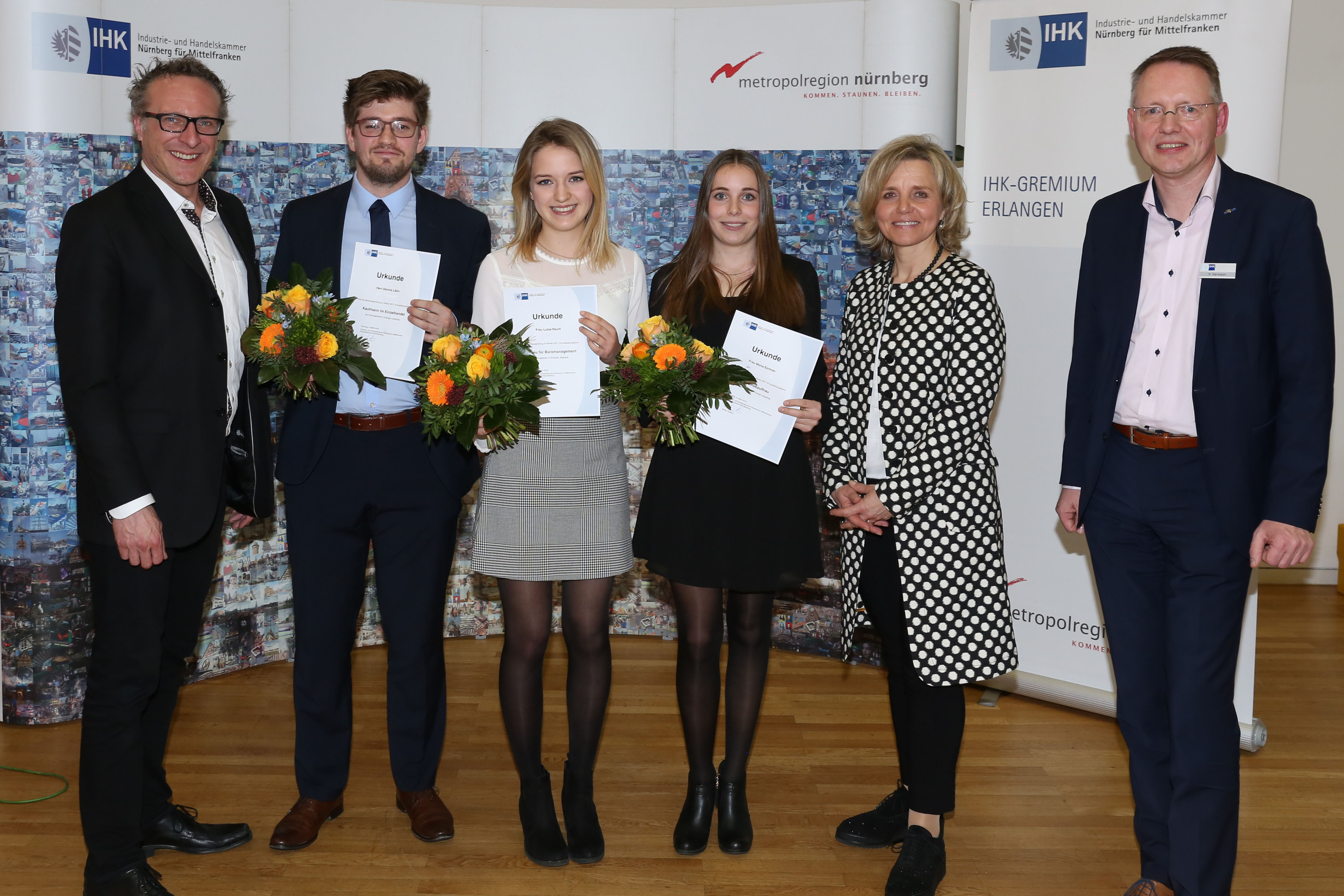 Glückliche Gesichter nach der Übergabe der Urkunden (v.l.) Patrick Siegler, Dennis Lähn, Luise Raum, Mona Eichner, Alexandra Wunderlich und Knut Harmsen.