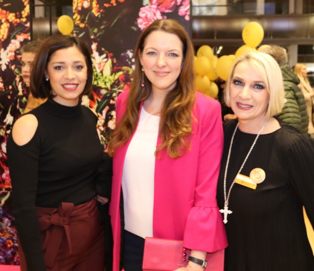 Breuninger-Marketing-Chefin Dagmar Munk (r.) mit Karin Fraas (M.) und Vanessa Fiore. | Foto: © John R. Braun