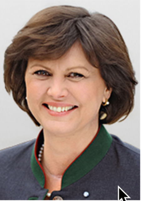 Ilse Aigner, stellvertretende Ministerpäsidentin und Ministerin im neu geschaffenen Ministerium für Bauen, Wohnen und Verkehr. | Foto: ©Bildarchiv Bayerischer Landtag/Fotostudio Eleana Hegerich