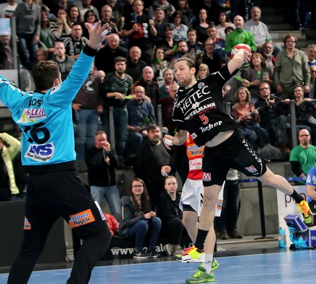 (© Foto: HJKrieg, Erlangen) HC Erlangen unterliegt daheim Göppingen - Weltmeister Johannes Sellin wieder stark
