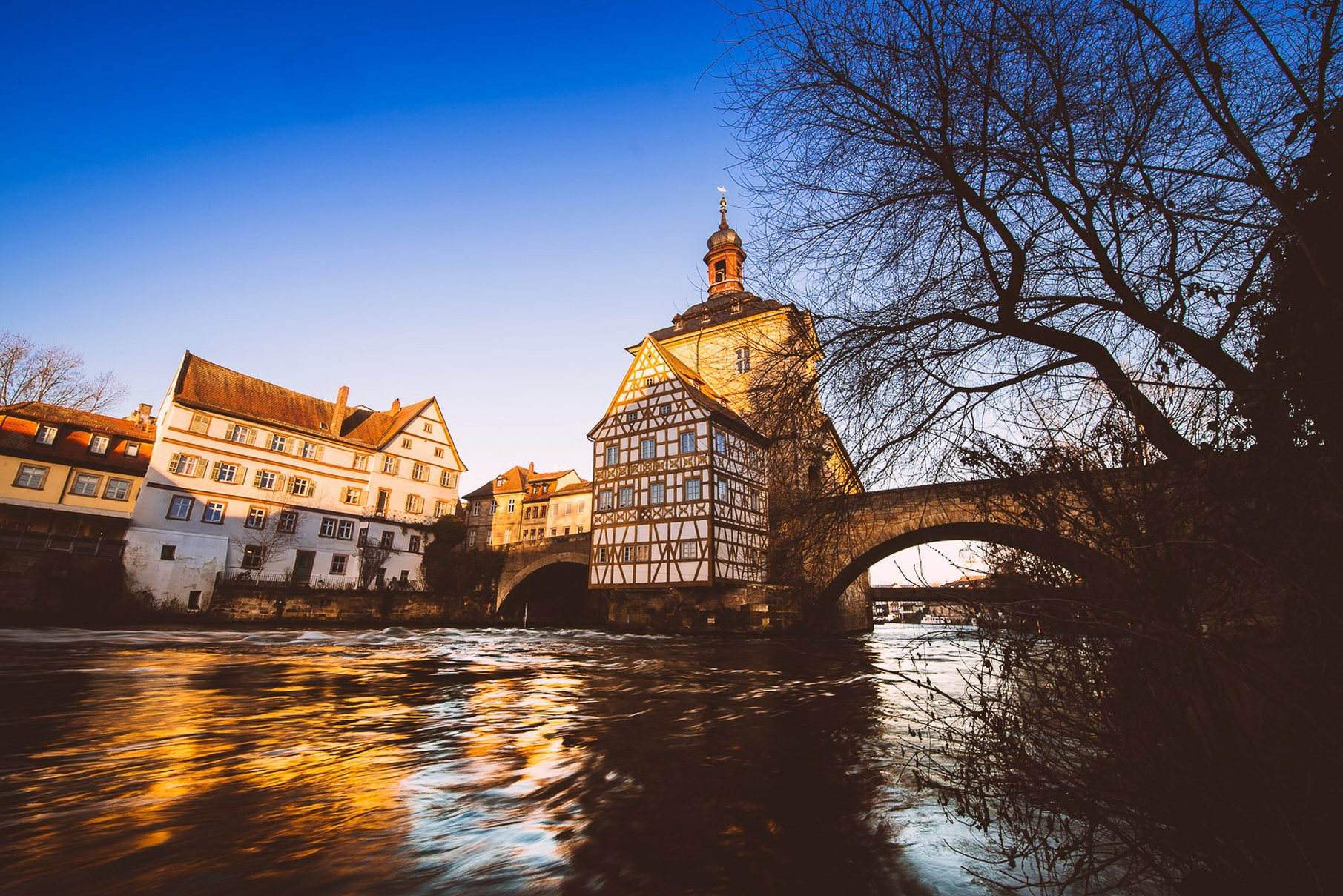 "Die Dynamik des fließenden Regnitzwassers und das ruhig in der Abendsonne liegende Alte Rathaus. Für mich einfach Heimat pur“, schwärmt Schwarz.