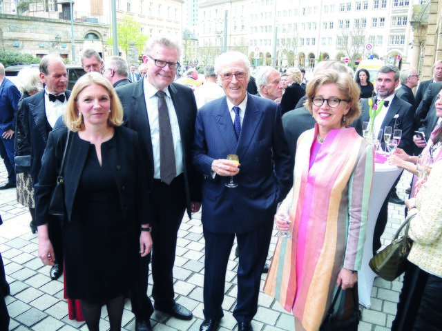 Stefanie Hellbach, Zweiter Bürgermeister Thomas Ebersberger, Herzog Franz von Bayern und Sophie von Bechtolsheim (v.l.). | Foto: oh/gm
