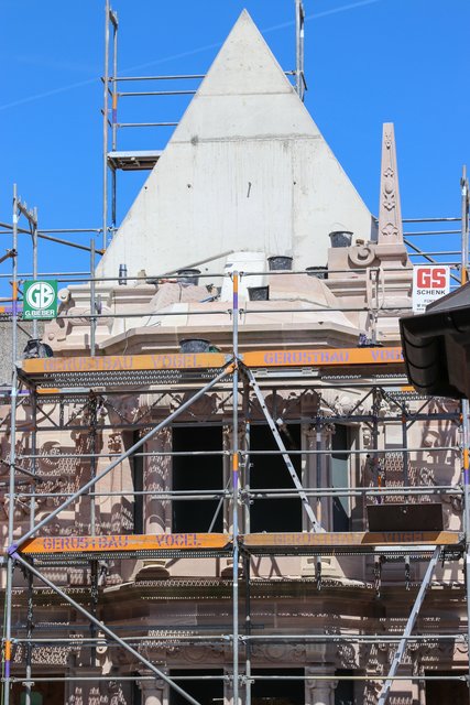 Im Juni soll der Schaugiebel fertig sein und der Rohbau beendet sein. | Foto: Nicole Fuchsbauer
