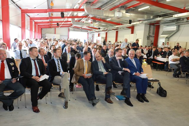 Blick in die Festhalle beim Blaulichtempfang in Fürth. | Foto: Udo Dreier