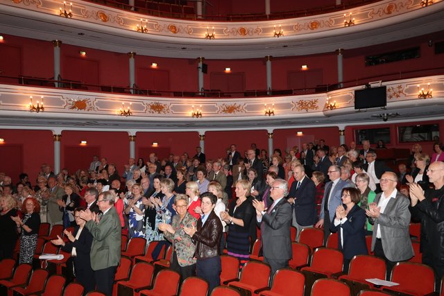 Freunde der Staatsoper sagen Adieu Intendant Theiler geht nach Dresden