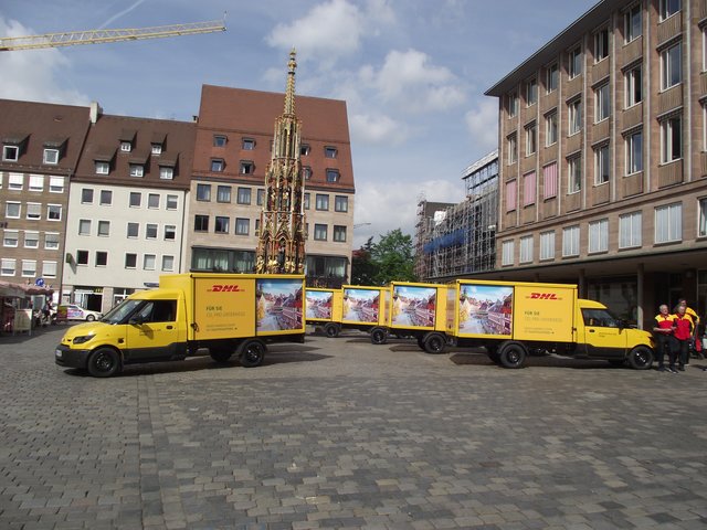 20 StreetScooter-Elektrofahrzeuge bringen DHL Pakete in ausgewählten Nürnberger Bezirken ab sofort emissionsfrei zum Kunden.